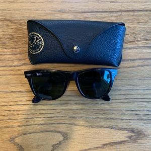 Ray-Ban Wayfarer Dark Turquoise Sunglasses w/ Case